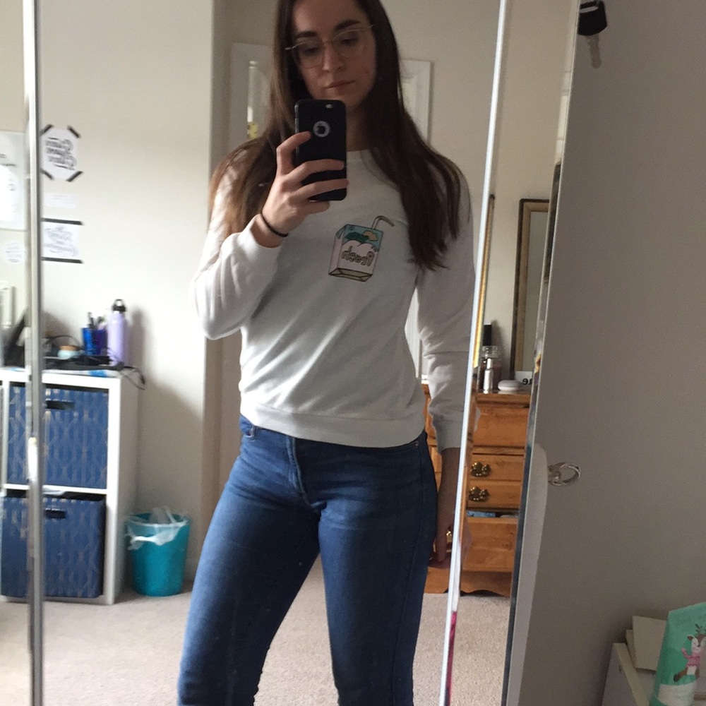 White peach sweatshirt
